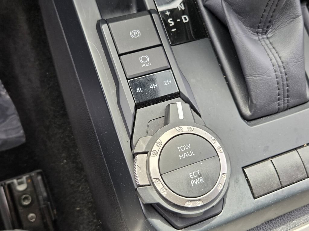 Used 2025 Toyota Tacoma SR5 image 19
