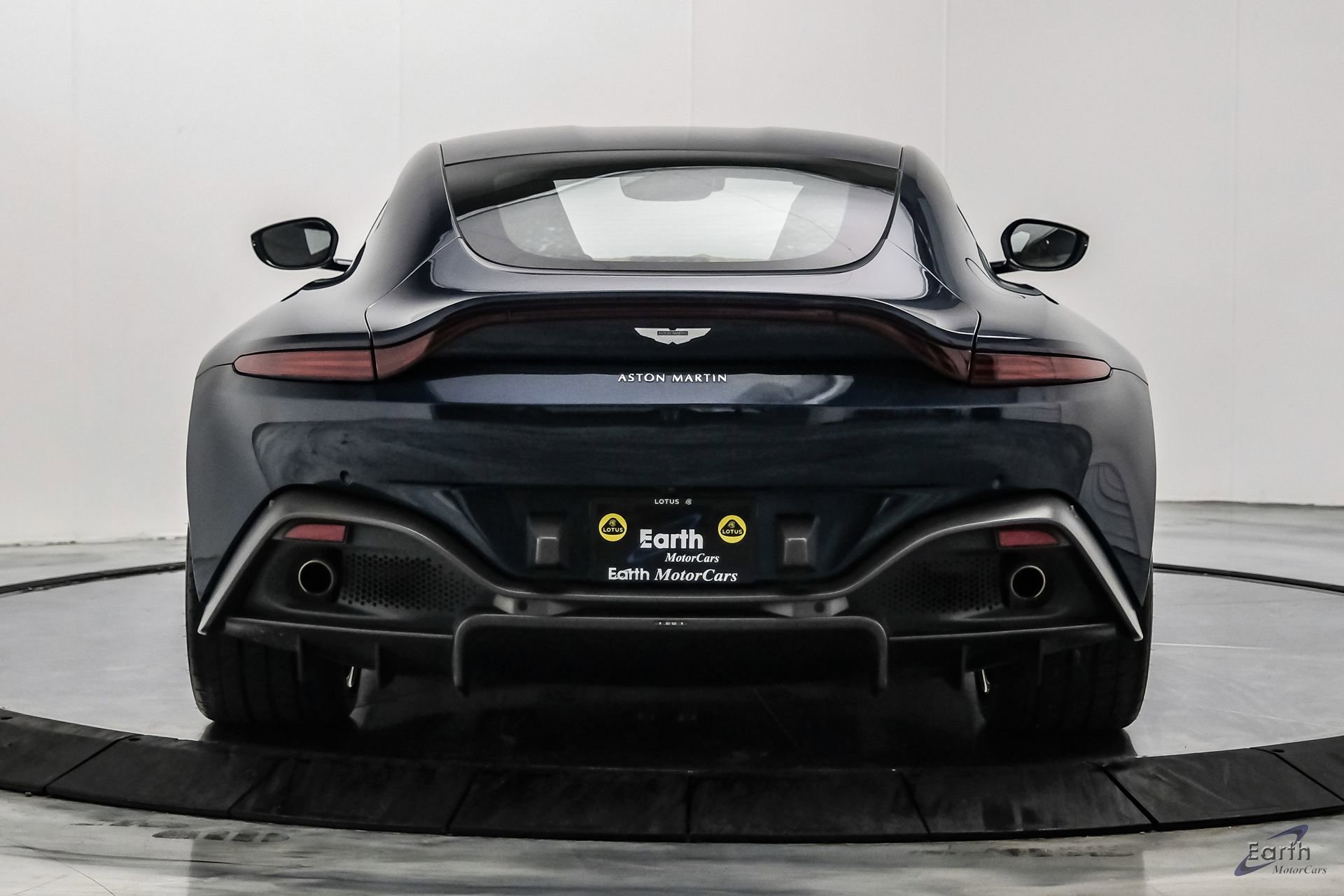 Used 2020 Aston Martin V8 Vantage Coupe RWD image 12