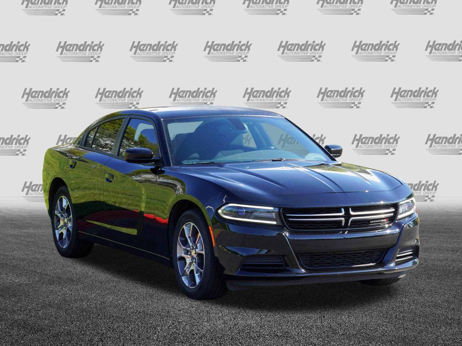 Used 2017 Dodge Charger SE AWD/4WD image 2