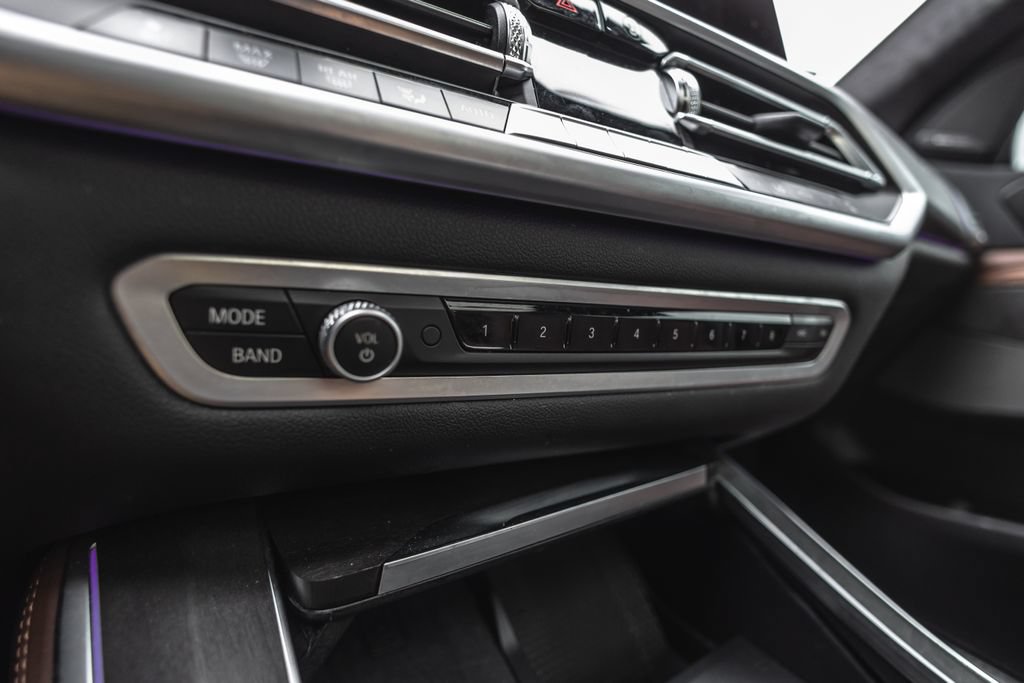 Used 2022 BMW X5 M50i w/ Executive Package AWD/4WD image 15
