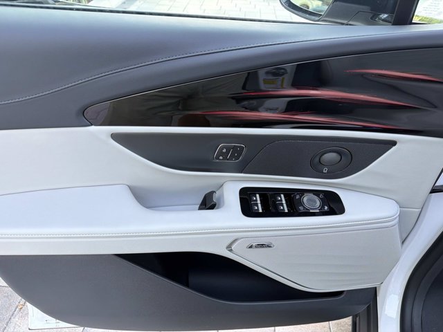 New 2026 Lincoln Nautilus Reserve w/ Jet Appearance Package AWD/4WD image 9