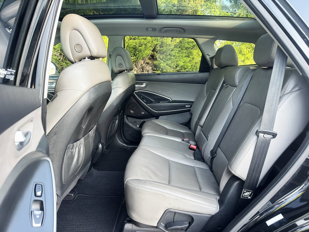 Used 2017 Hyundai Santa Fe FWD image 11