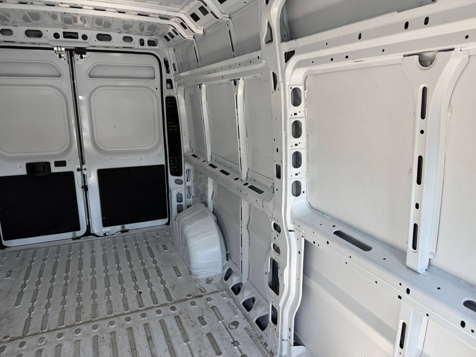 Used 2026 RAM ProMaster 2500 w/ Convenience Group FWD image 34