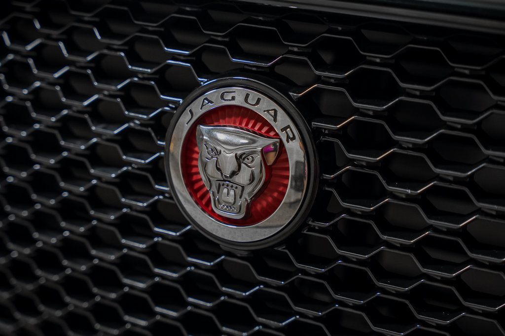 Used 2018 Jaguar F-PACE Premium AWD/4WD image 21