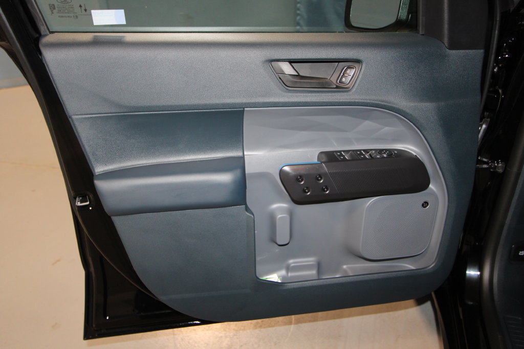 Used 2025 Ford Maverick Lobo AWD/4WD image 5