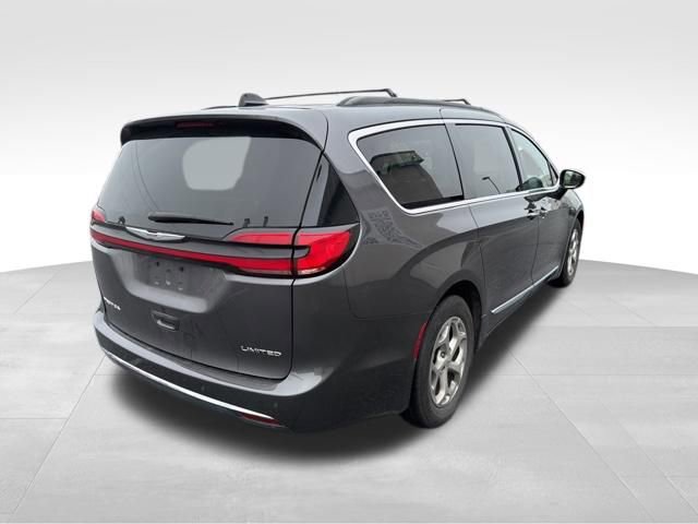 Used 2023 Chrysler Pacifica Limited image 9