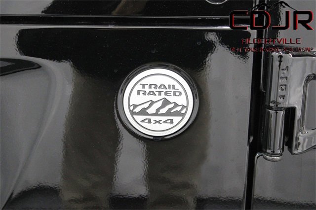 Used 2024 Jeep Wrangler Sahara w/ Technology Group image 43