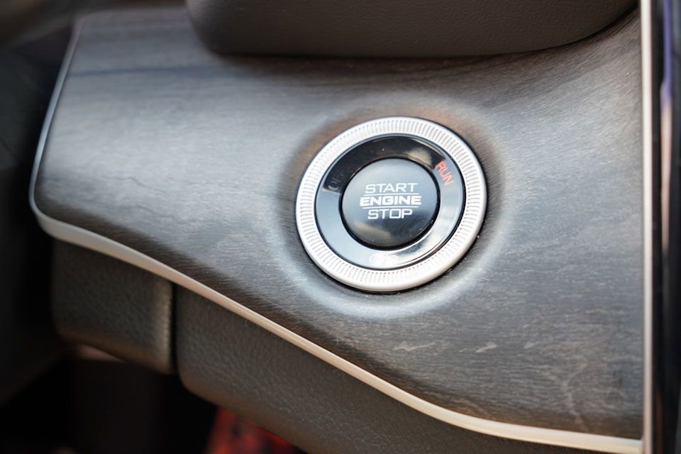 Certified 2025 Jeep Grand Cherokee Limited image 32