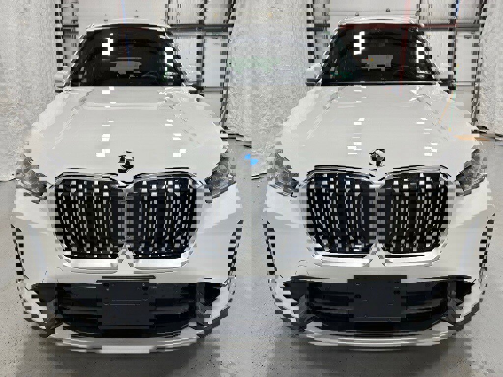 Used 2025 BMW X1 xDrive28i image 2