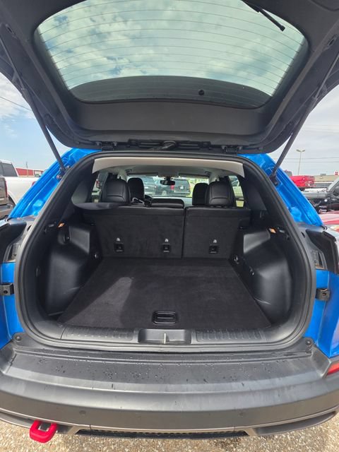 Used 2020 Jeep Cherokee Trailhawk w/ Cold Weather Group AWD/4WD image 10