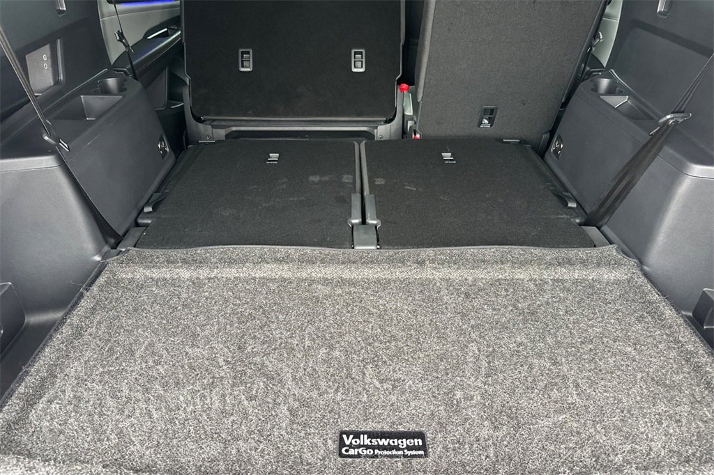 Used 2024 Volkswagen Atlas Peak Edition SE image 19