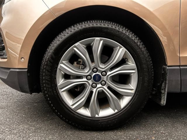 Used 2020 Ford Edge Titanium w/ Equipment Group 301A FWD image 34