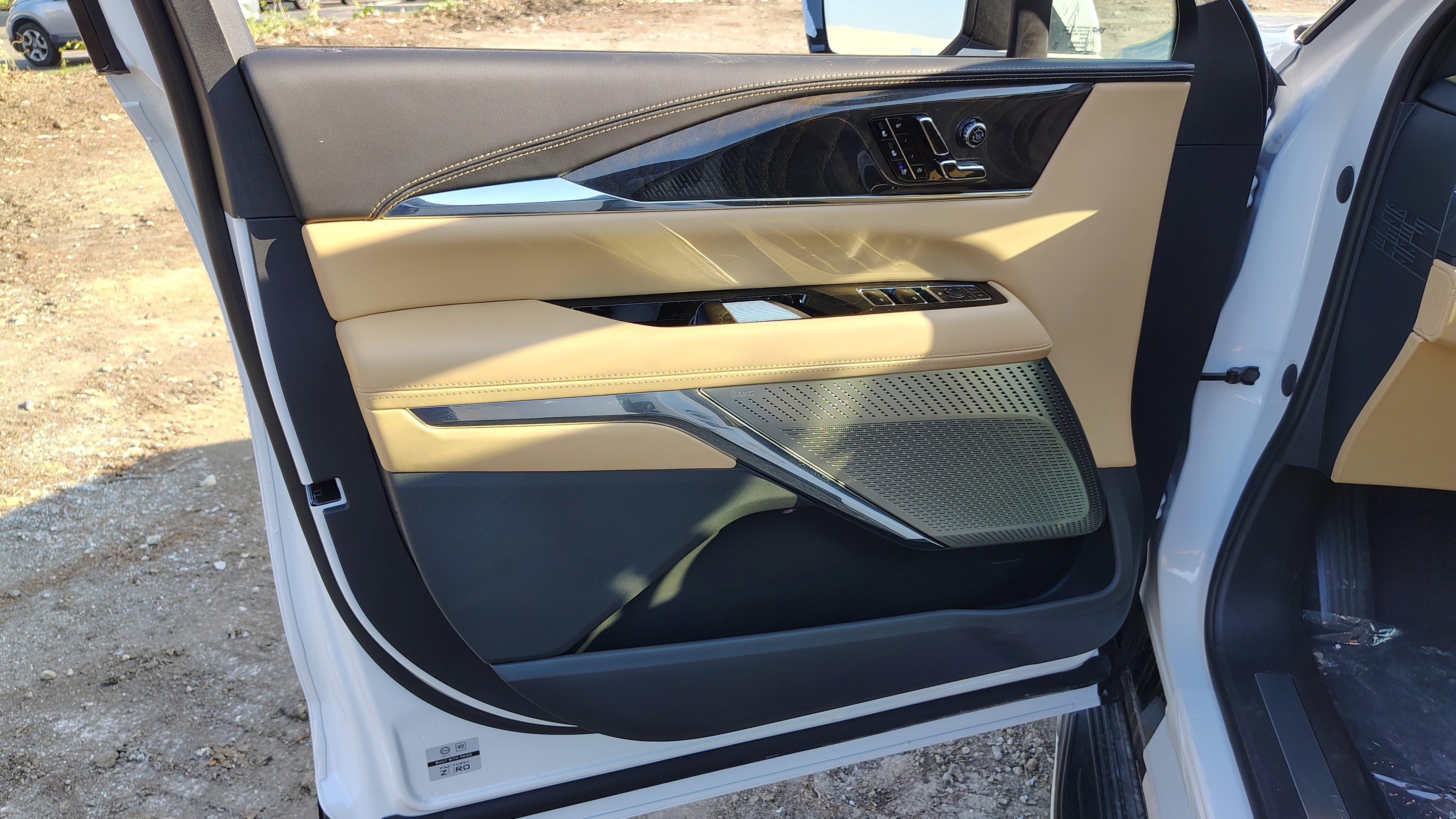 New 2025 Cadillac Escalade IQ Luxury 2 image 11