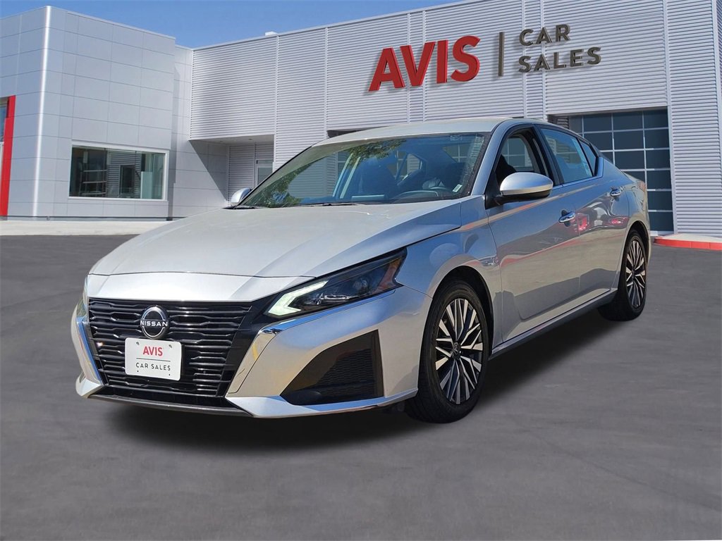 Used 2024 Nissan Altima 2.5 SV