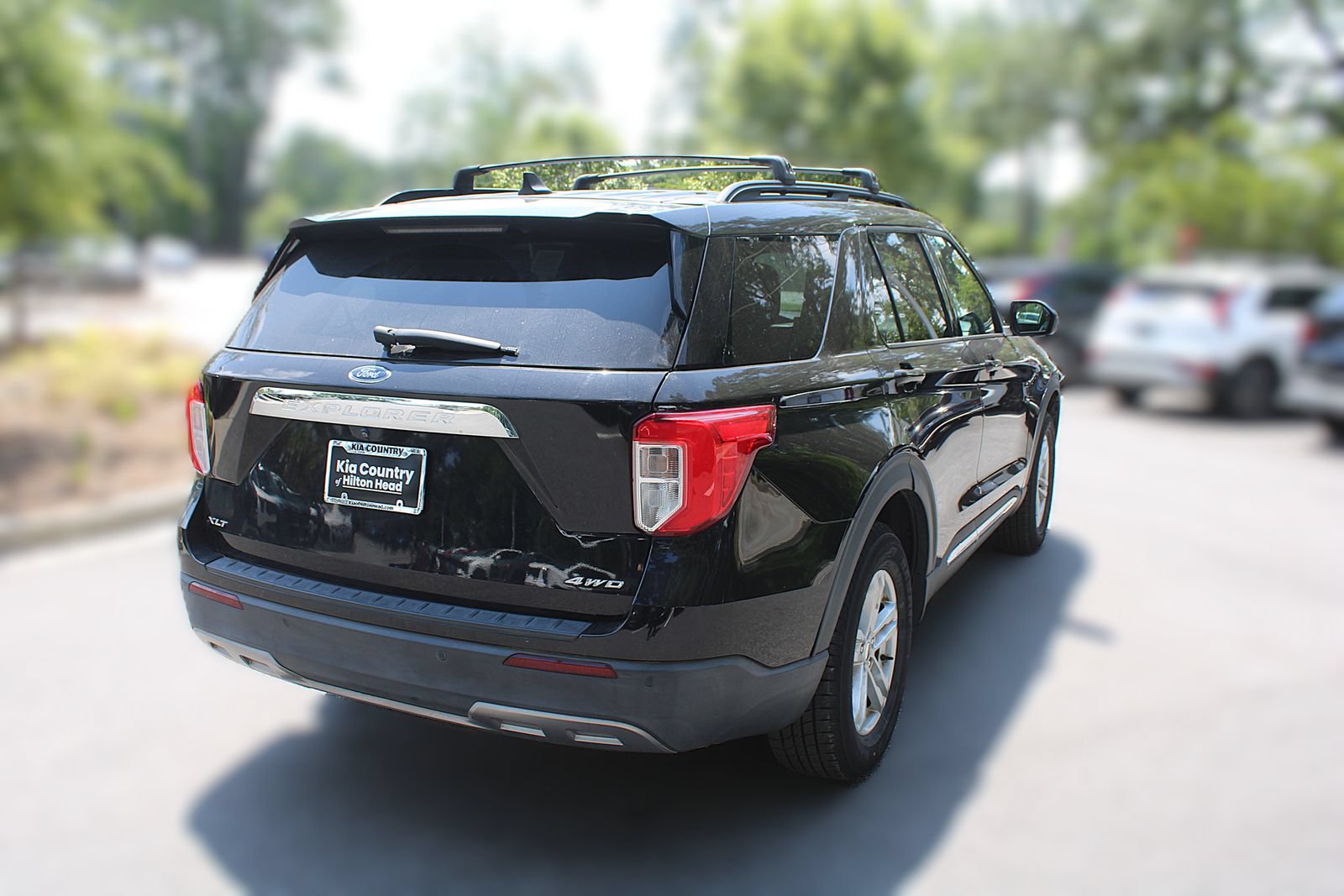 Used 2022 Ford Explorer XLT w/ Equipment Group 202A AWD/4WD image 12