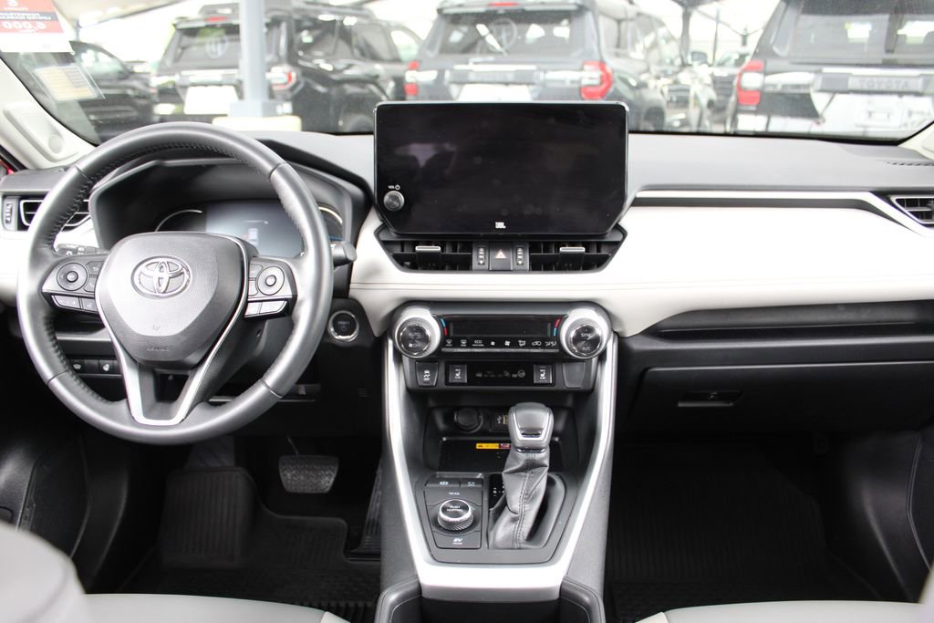Used 2023 Toyota RAV4 XLE Premium AWD/4WD image 28