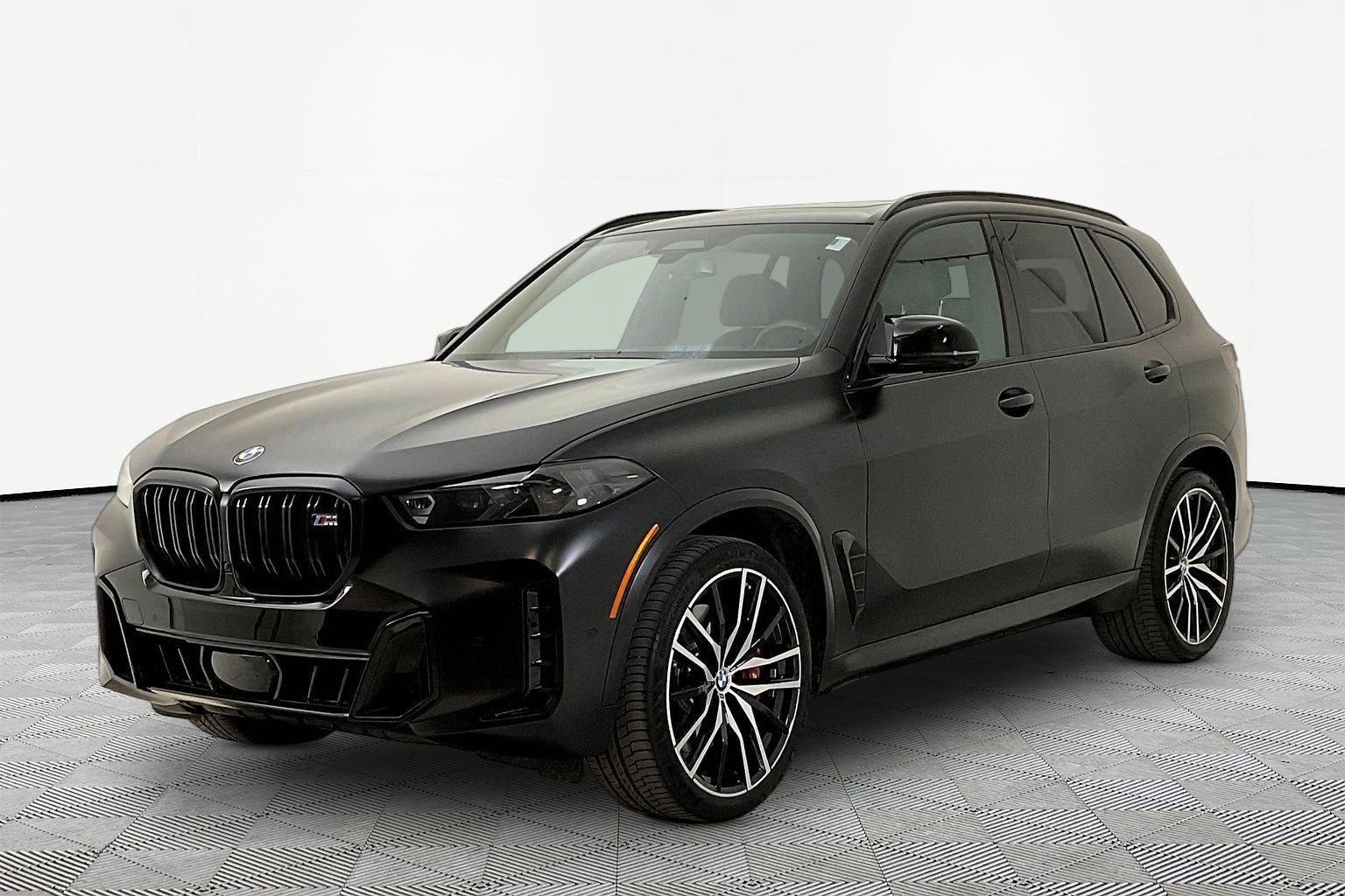 Used 2024 BMW X5 M60i AWD/4WD image 1