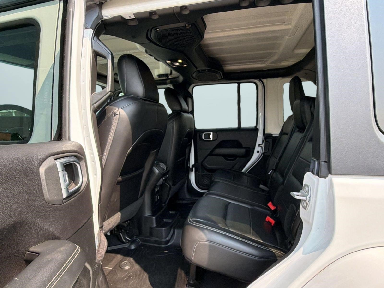 Used 2019 Jeep Wrangler Unlimited Sahara w/ Cold Weather Group AWD/4WD image 21