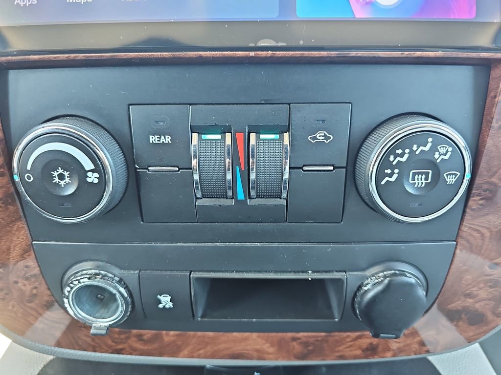 Used 2009 Chevrolet Suburban LT AWD/4WD image 25