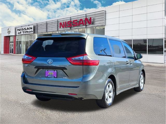 Used 2020 Toyota Sienna L image 7
