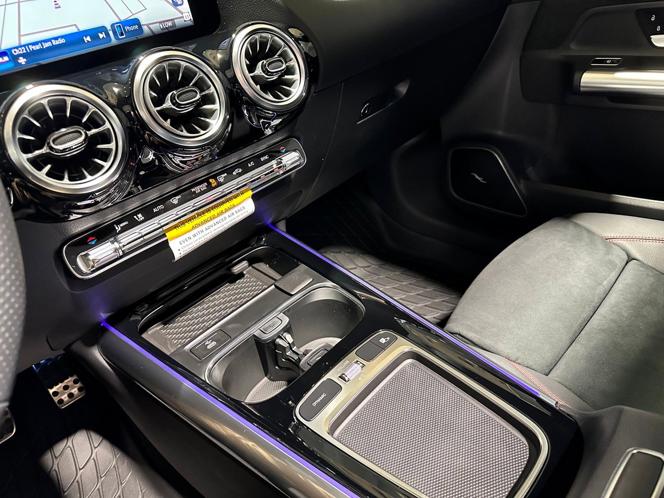 New 2026 Mercedes-Benz GLA 35 AMG 4MATIC image 12