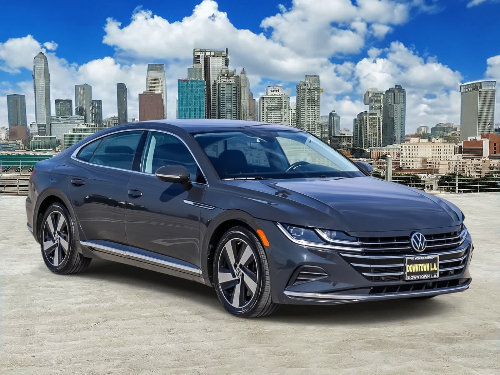 Used 2021 Volkswagen Arteon SE FWD image 3