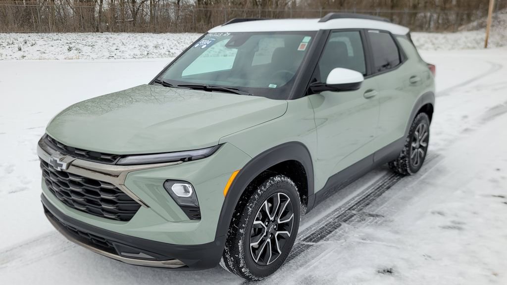 Used 2024 Chevrolet TrailBlazer ACTIV w/ Convenience Package image 3