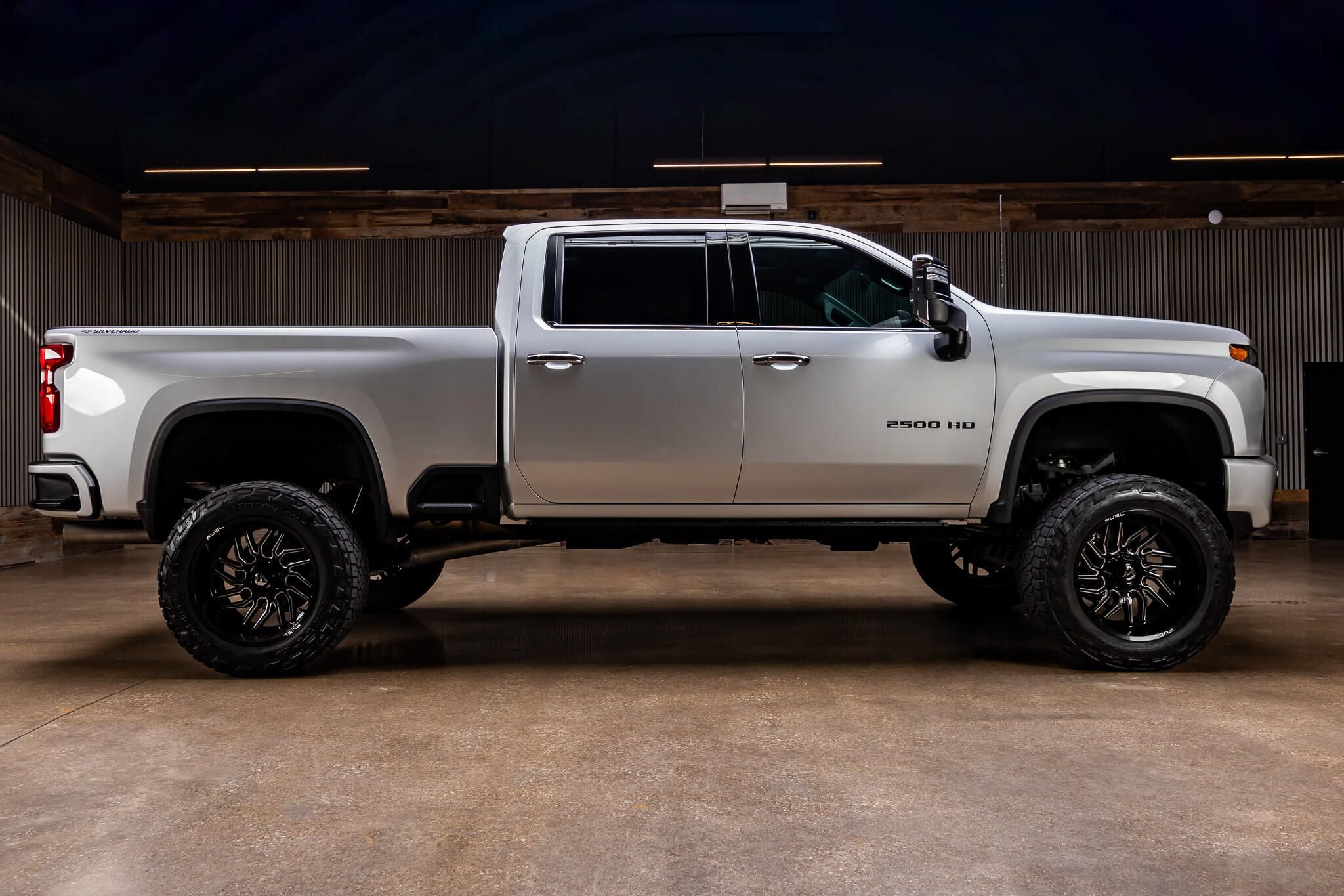 Used 2023 Chevrolet Silverado 2500 High Country AWD/4WD image 10