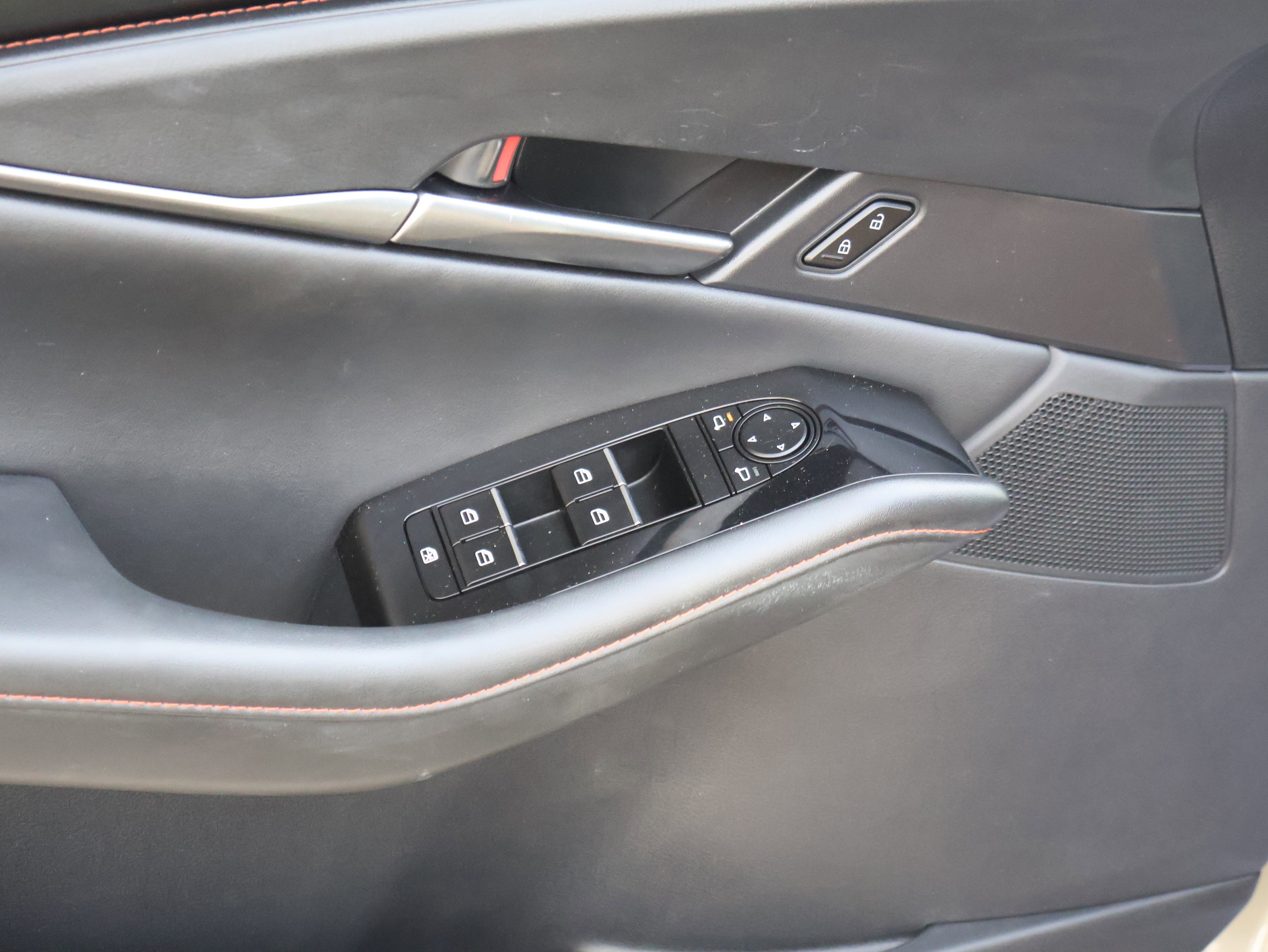 Used 2024 MAZDA CX-30 Carbon image 24