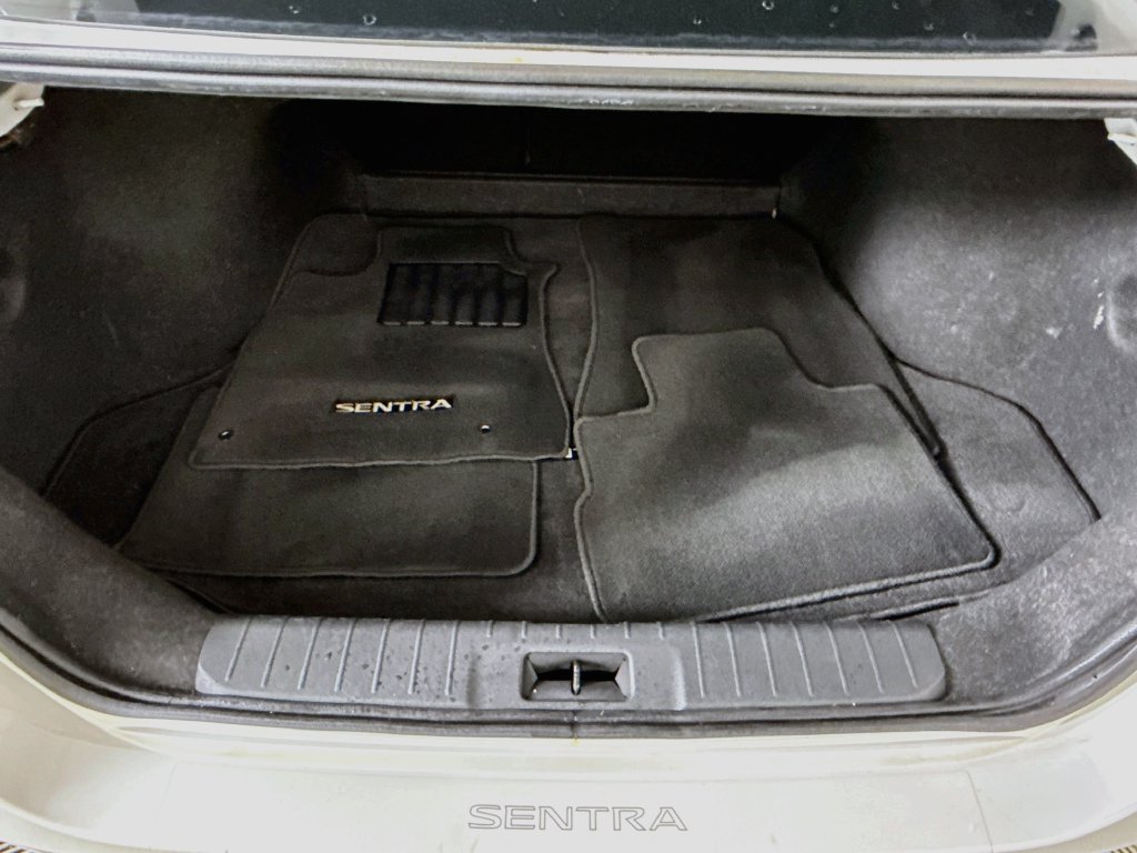 Used 2023 Nissan Sentra SR w/ SR Premium Package FWD image 30
