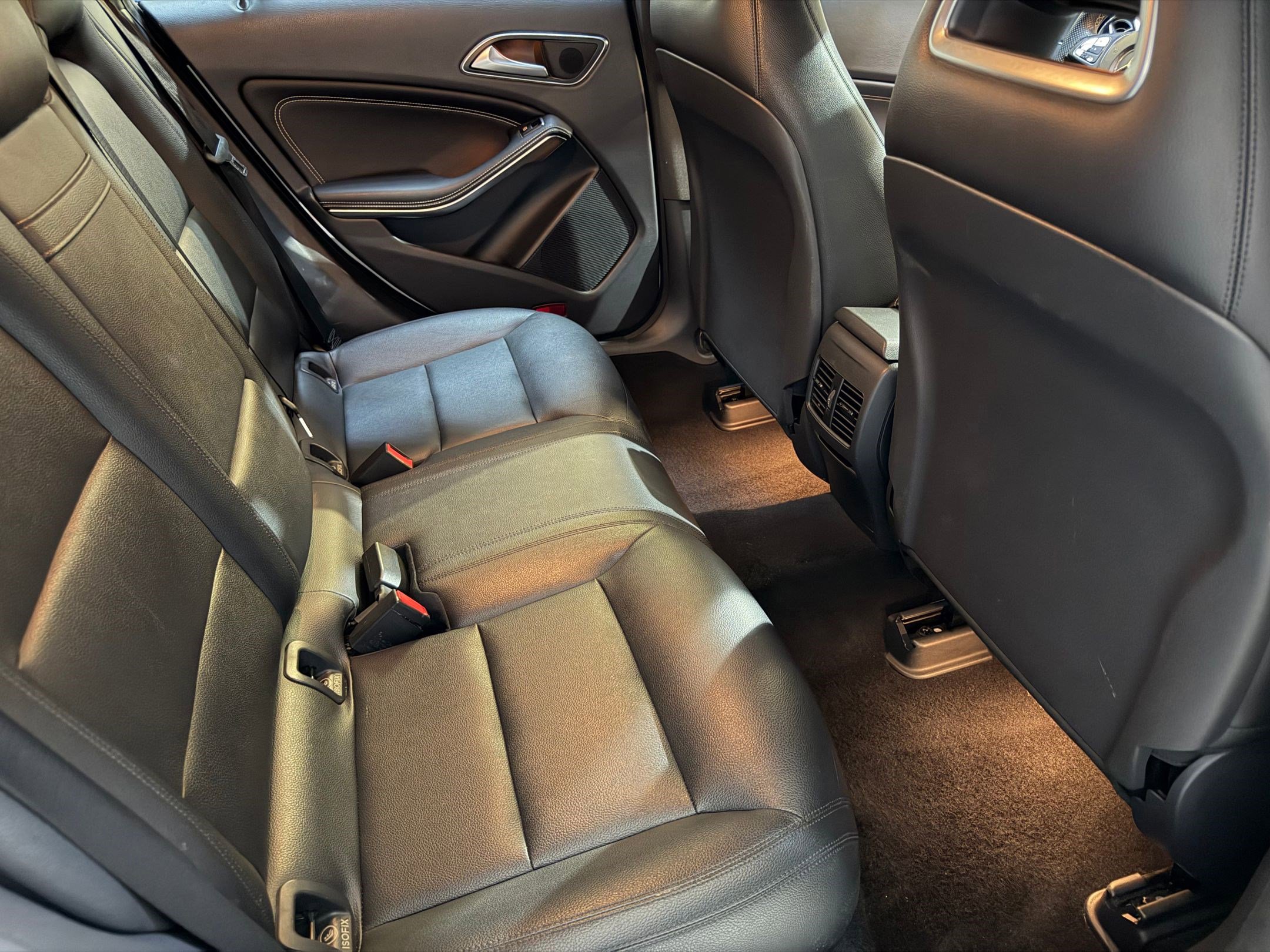 Used 2015 Mercedes-Benz CLA 250 image 37