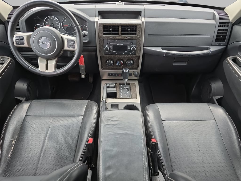 Used 2012 Jeep Liberty Limited Jet AWD/4WD image 11