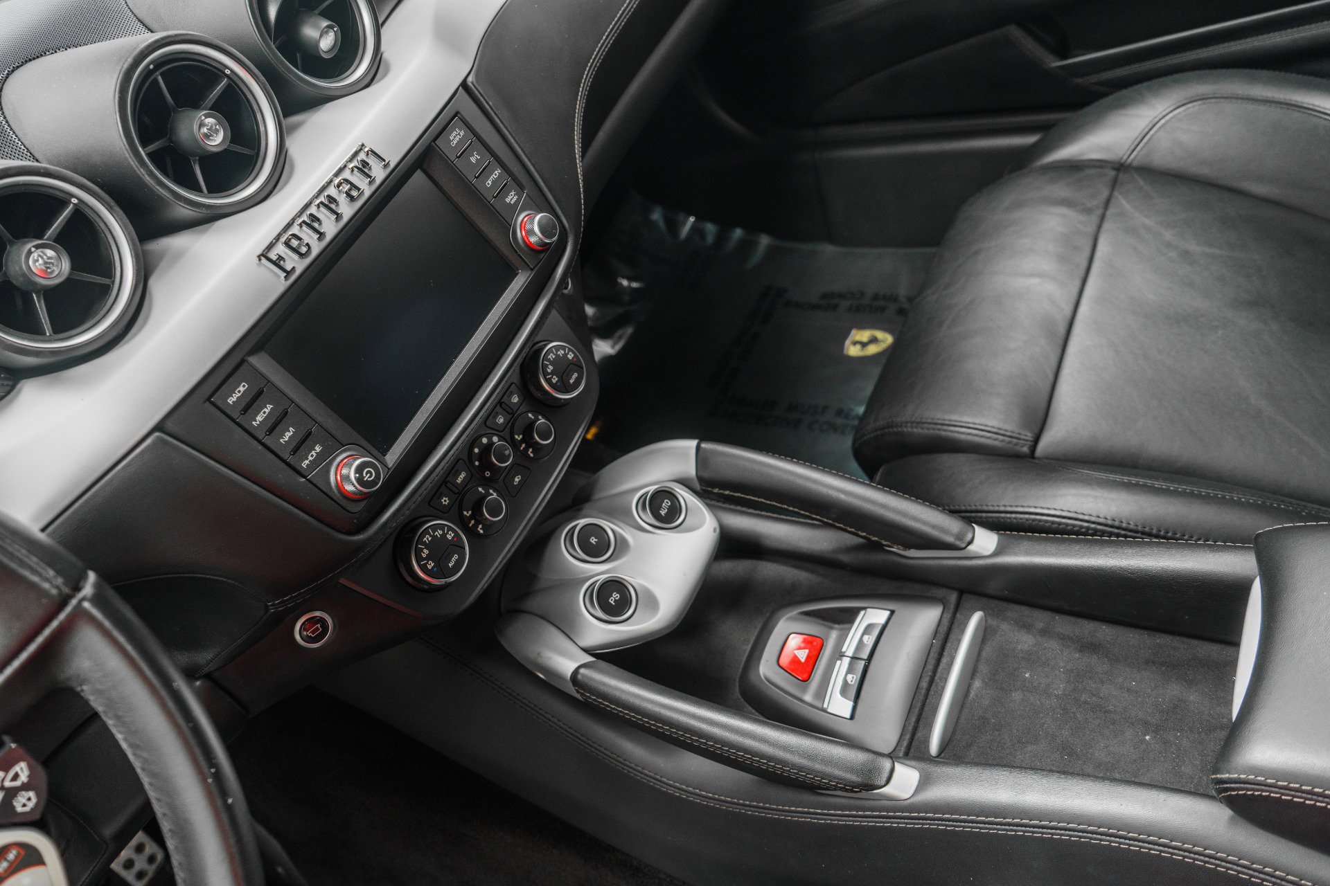 Used 2015 Ferrari FF image 27