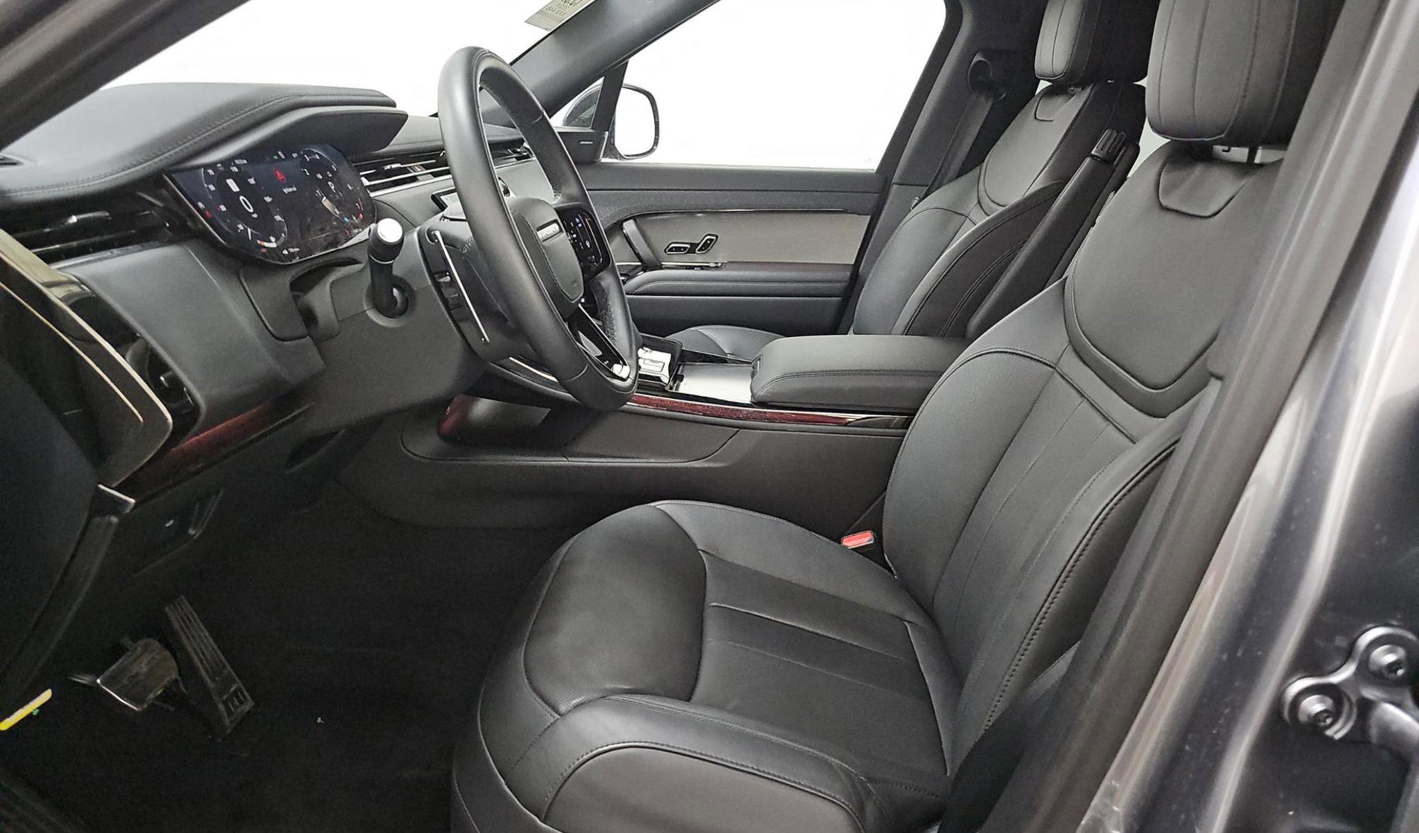 Used 2024 Land Rover Range Rover Sport Dynamic SE image 8