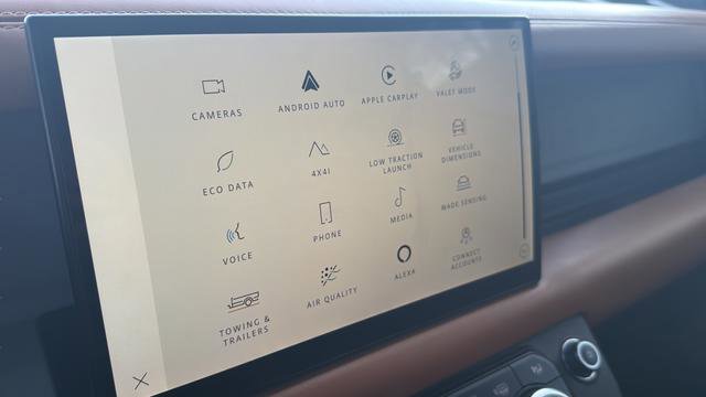 Used 2023 Land Rover Defender 130 SE image 41