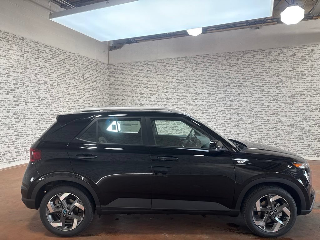 New 2026 Hyundai Venue SEL FWD image 8