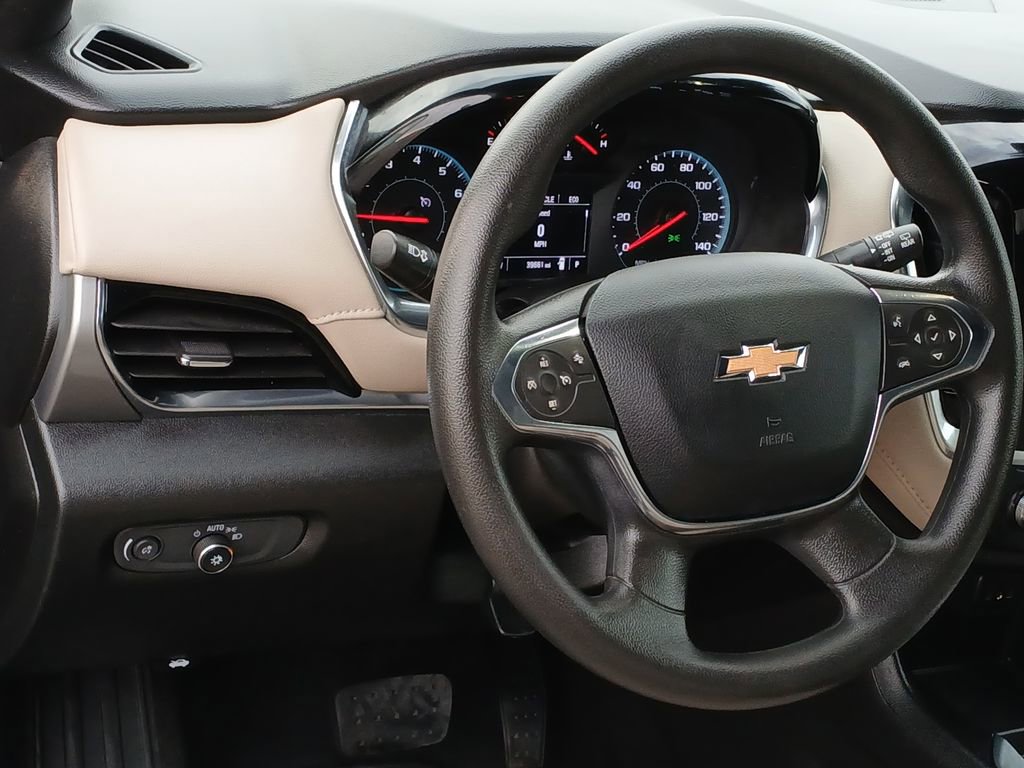 Used 2023 Chevrolet Traverse LS w/ Safety Package image 18
