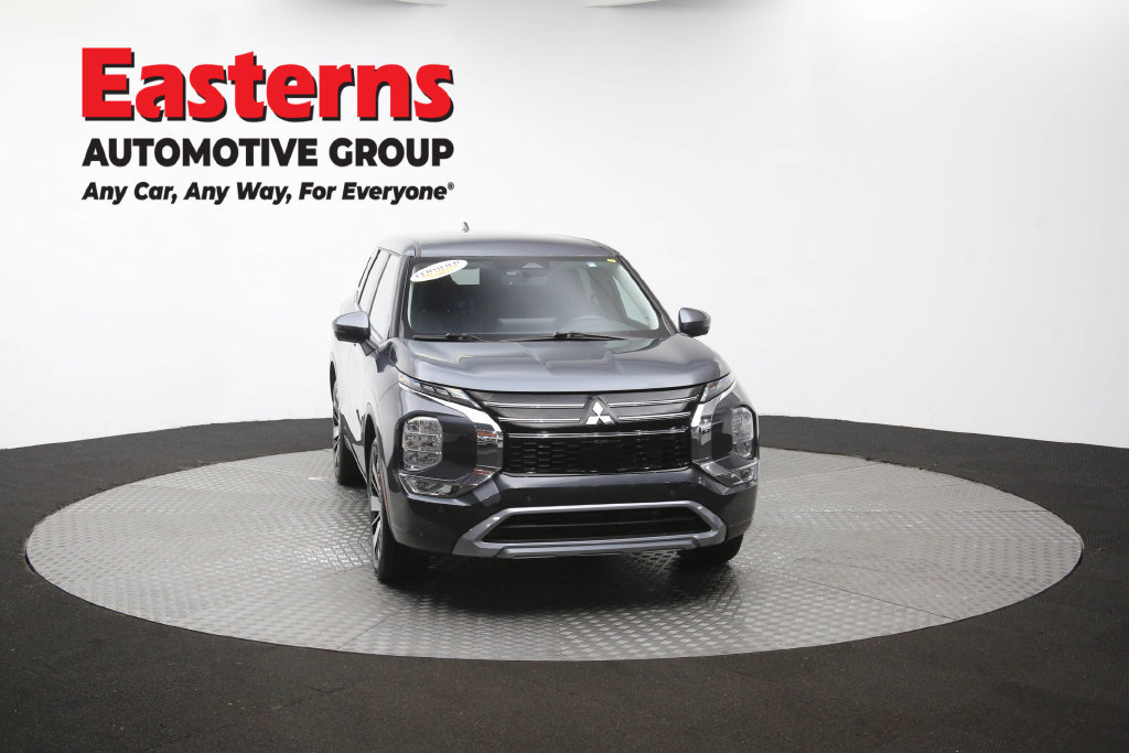 Used 2025 Mitsubishi Outlander SE FWD image 53