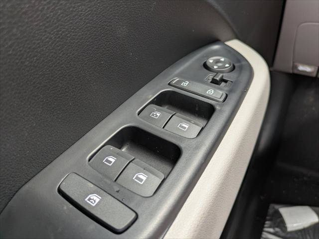 New 2026 Hyundai Venue SEL FWD image 17