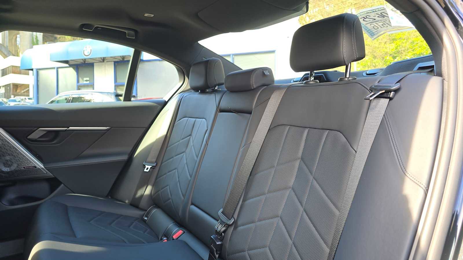 Used 2025 BMW i5 xDrive40 w/ M Sport Package image 17