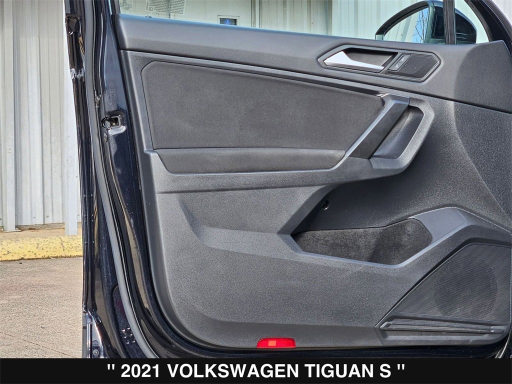 Used 2021 Volkswagen Tiguan S image 14