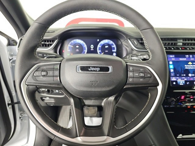 Certified 2024 Jeep Grand Cherokee Altitude image 16