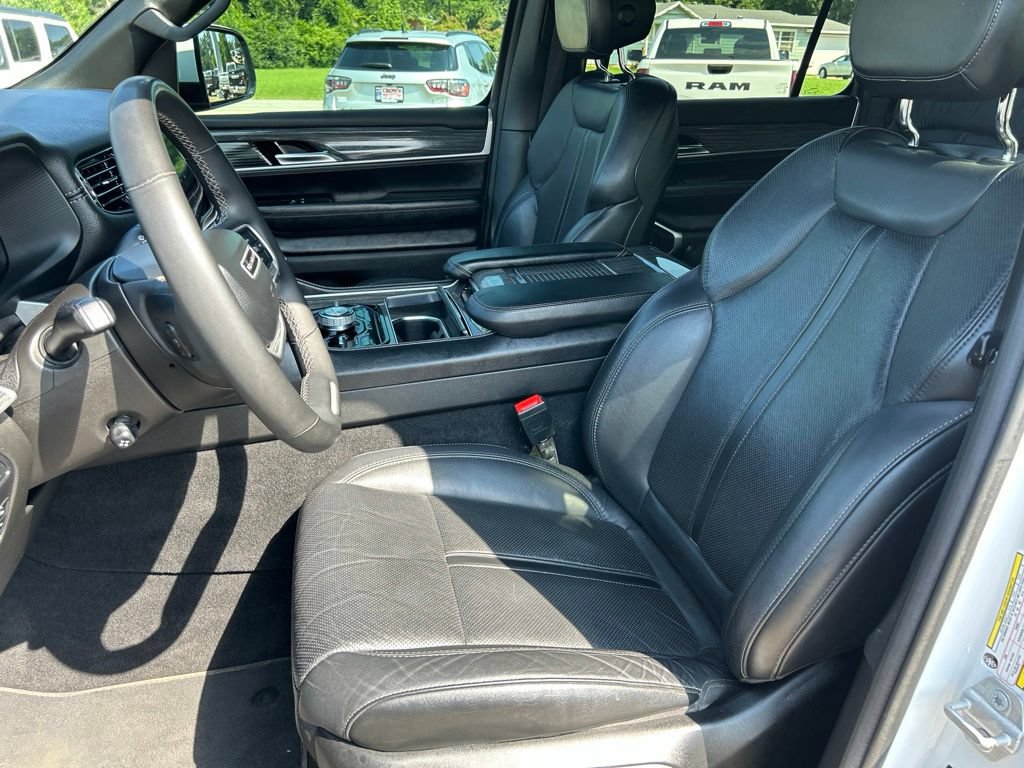 Used 2022 Jeep Wagoneer Series III AWD/4WD image 10