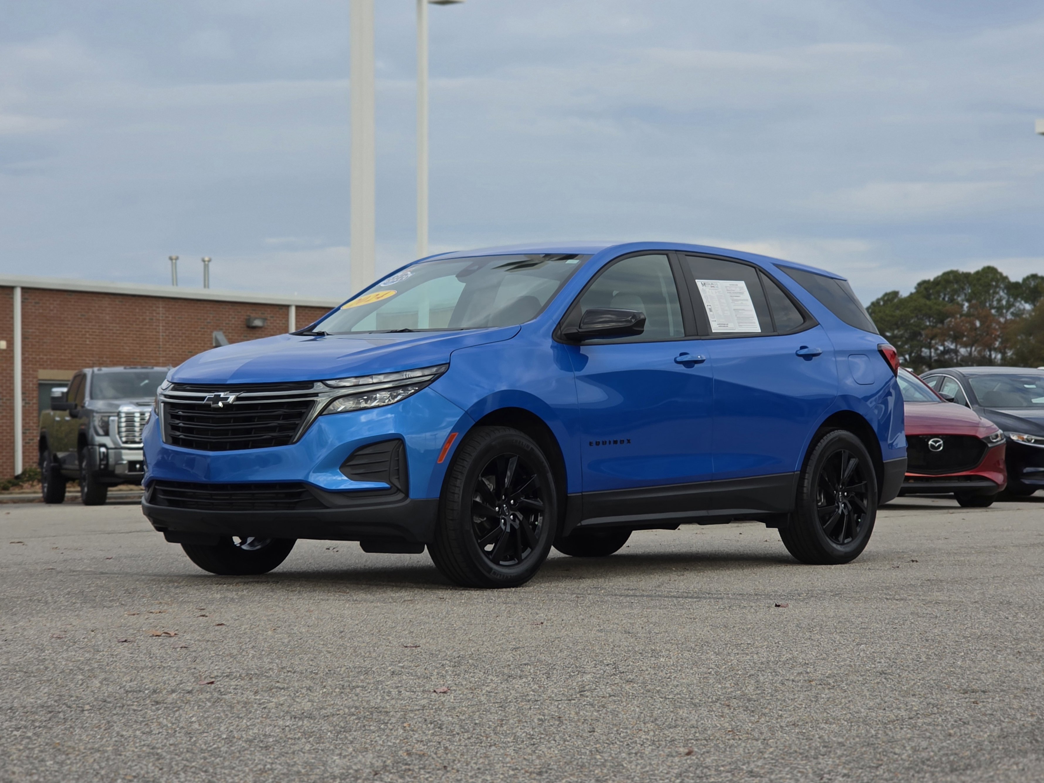 Used 2024 Chevrolet Equinox LS w/ LS Convenience Package image 3