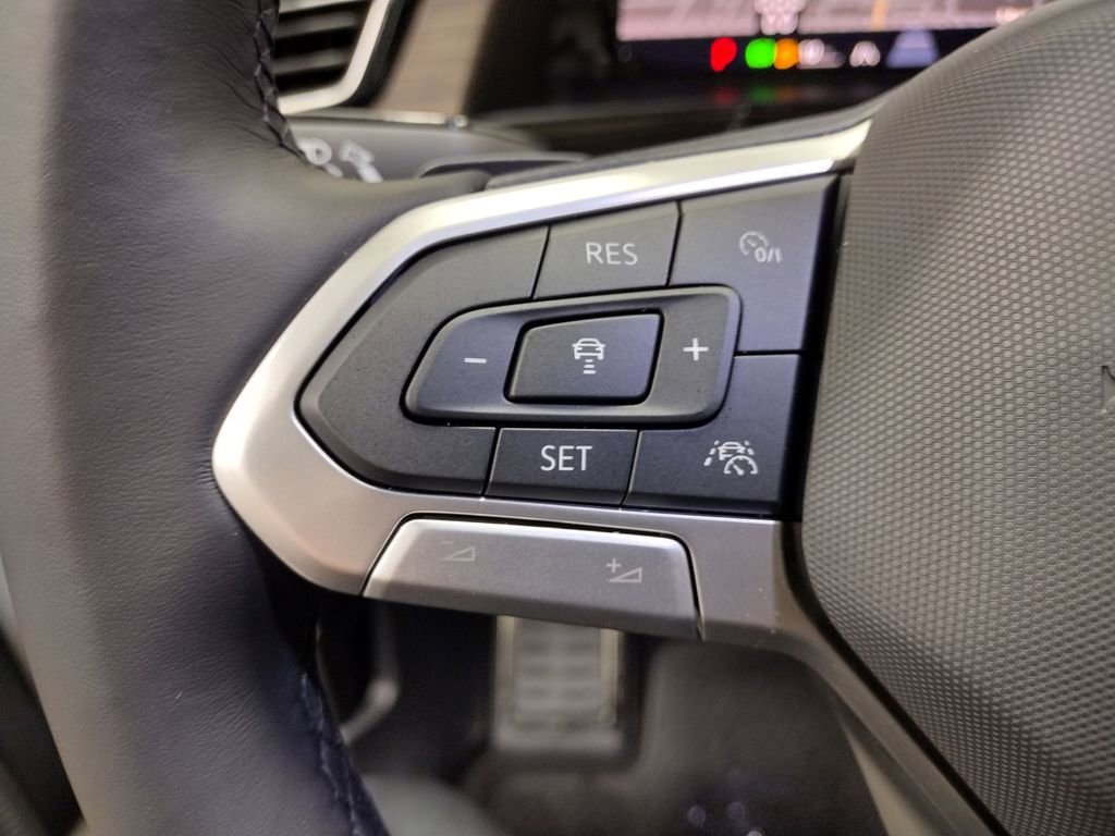 New 2026 Volkswagen Atlas SEL Premium R-Line image 32