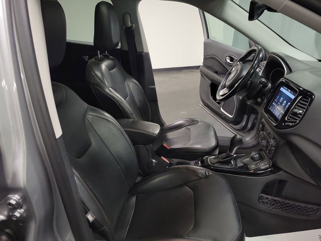 Used 2018 Jeep Compass Limited w/ Navigation Group image 22