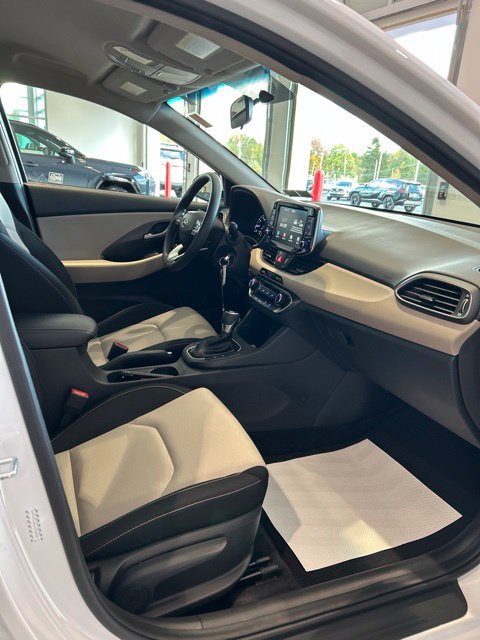 Used 2018 Hyundai Elantra GT FWD image 9
