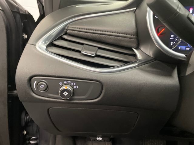 Used 2022 Chevrolet Malibu Premier image 19