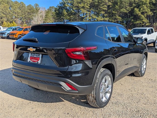 New 2026 Chevrolet Trax LS w/ LS Convenience Package image 2