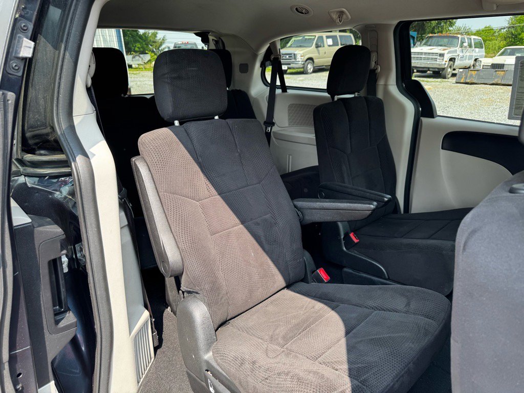 Used 2014 Dodge Grand Caravan SXT w/ Security Group image 23